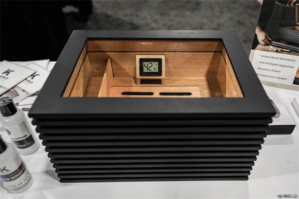 Case Elegance Renzo Humidor: 2024 Review-10 Case Elegance Renzo Humidor: 2024 Review-10