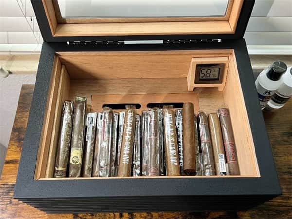 Case Elegance Renzo Humidor: 2024 Review-3 Case Elegance Renzo Humidor: 2024 Review-3