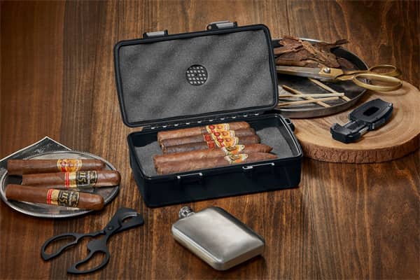 How long do cigars last without a humidor